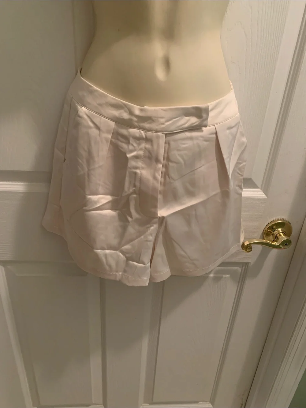 Cider Pleated High-Waist Cream Women's Shorts
